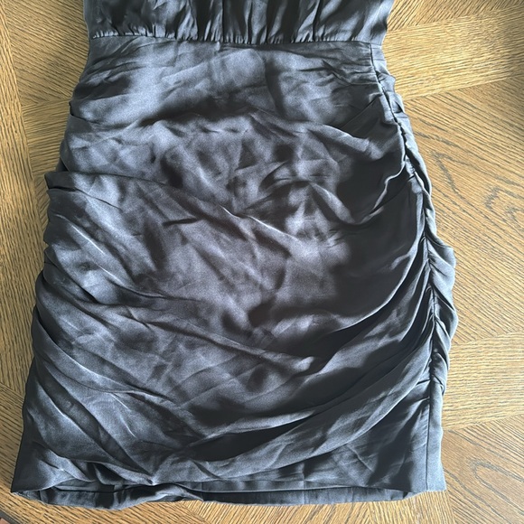 VERONICA BEARD Chain halterneck silk-blend minidress, Size 2, $598 - Picture 15 of 16